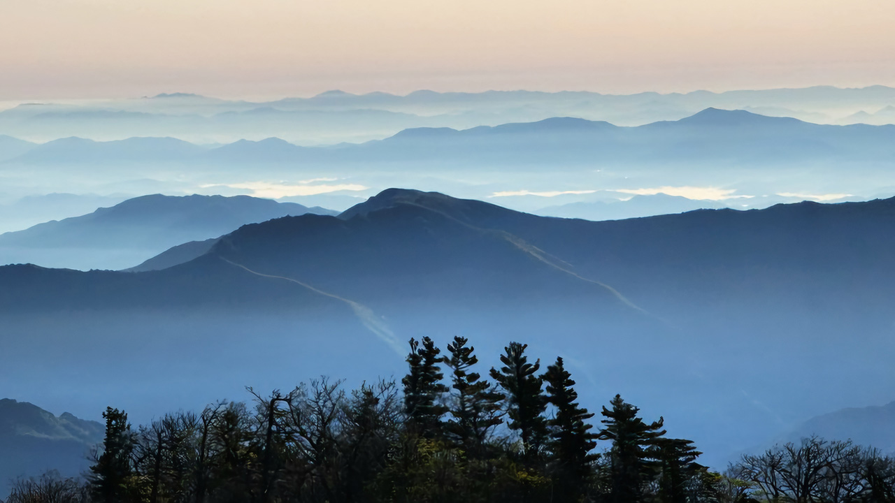 Hiking in Korea hero image